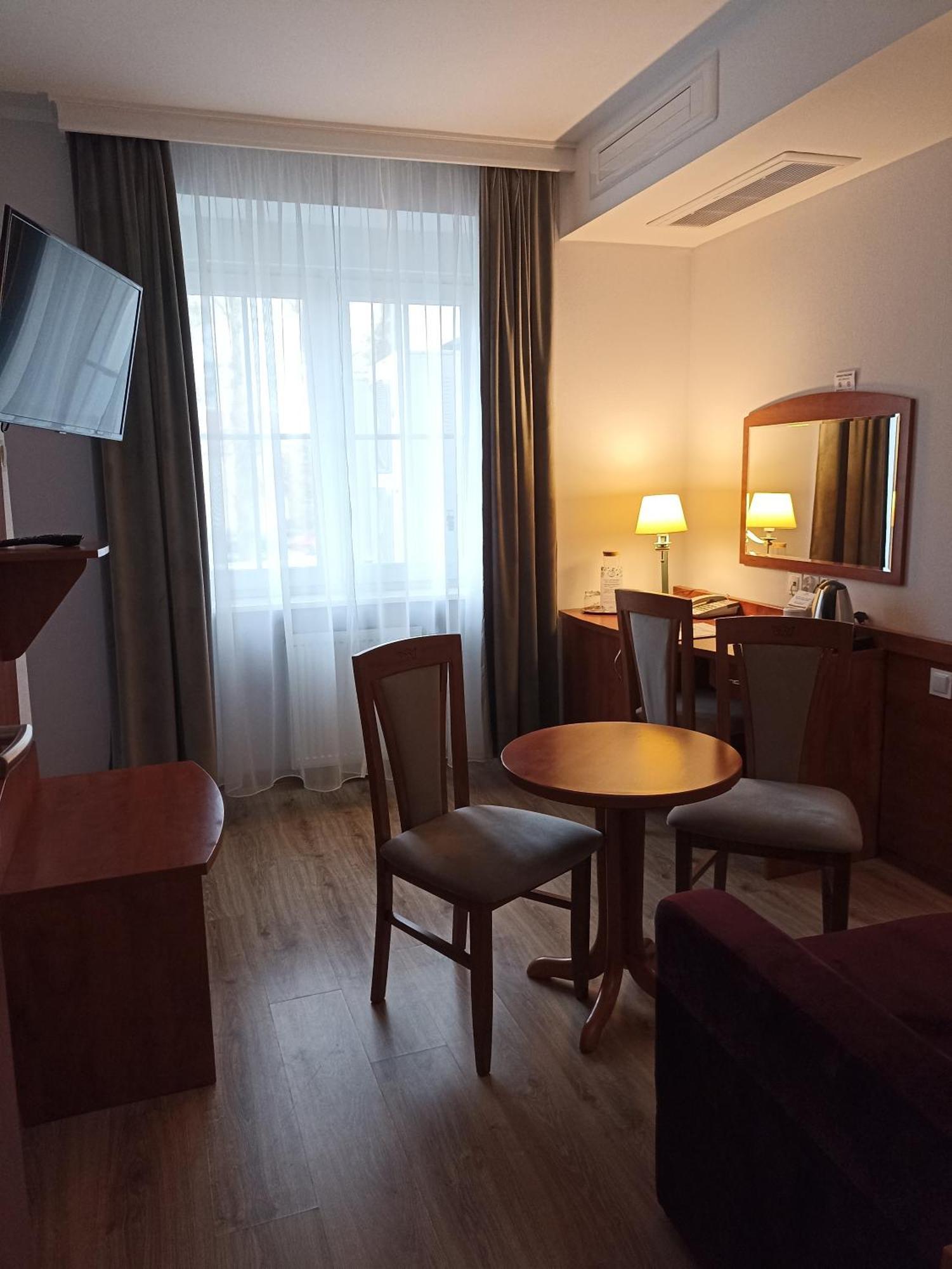 Hotel Pietrak Wągrowiec Exteriör bild