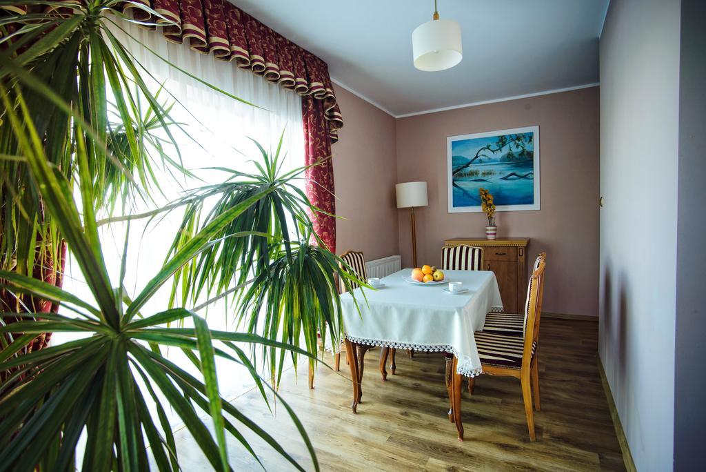 Hotel Pietrak Wągrowiec Exteriör bild
